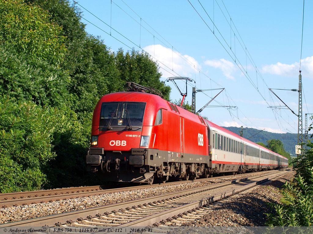 1116 077-7 mit EC 112 solo auf der Filsbahn nach Stuttgart mit +20 min unterwegs. (01,08,2010)