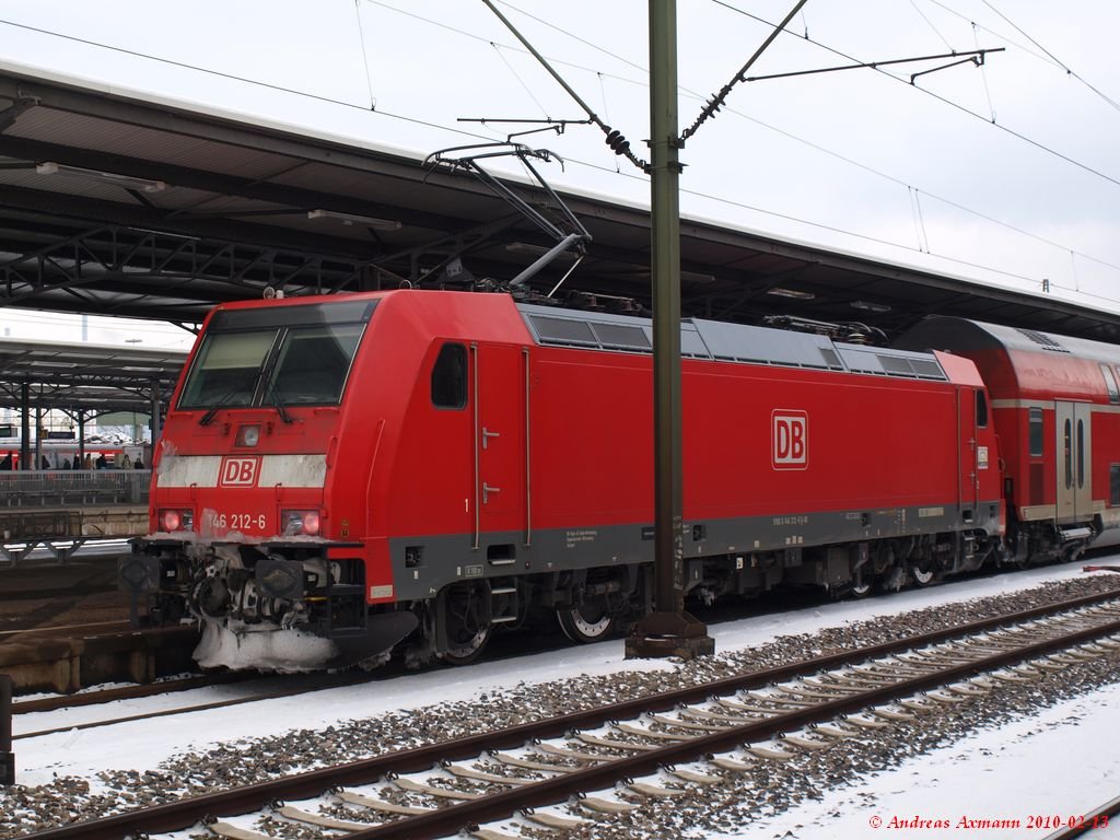 146 212 mit IRE 4230/4231 in Plochingen auf Gleis 3. (13,02,2010)