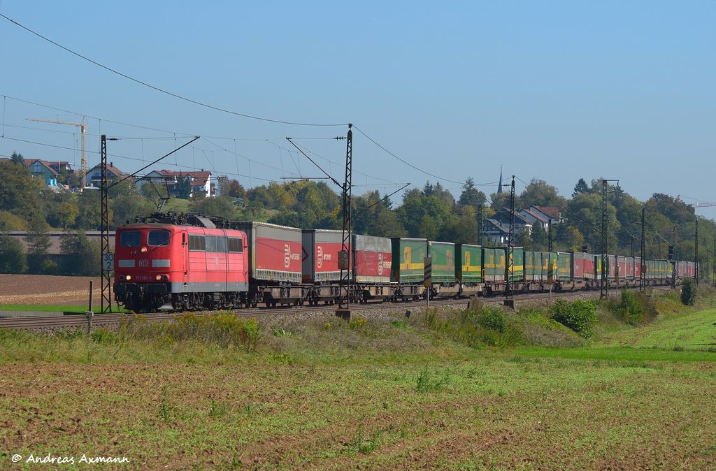 151 126 mit Umleiter Arcese-KLV durch Ebersbach/Fils in Richtung Stuttgart/Kornwestheim. (01,10,2011)