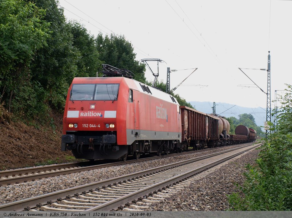 152 044-4 zieht einen Gemischten kurzen Gterzug in Richtung Stuttgart. (03,09,2010)