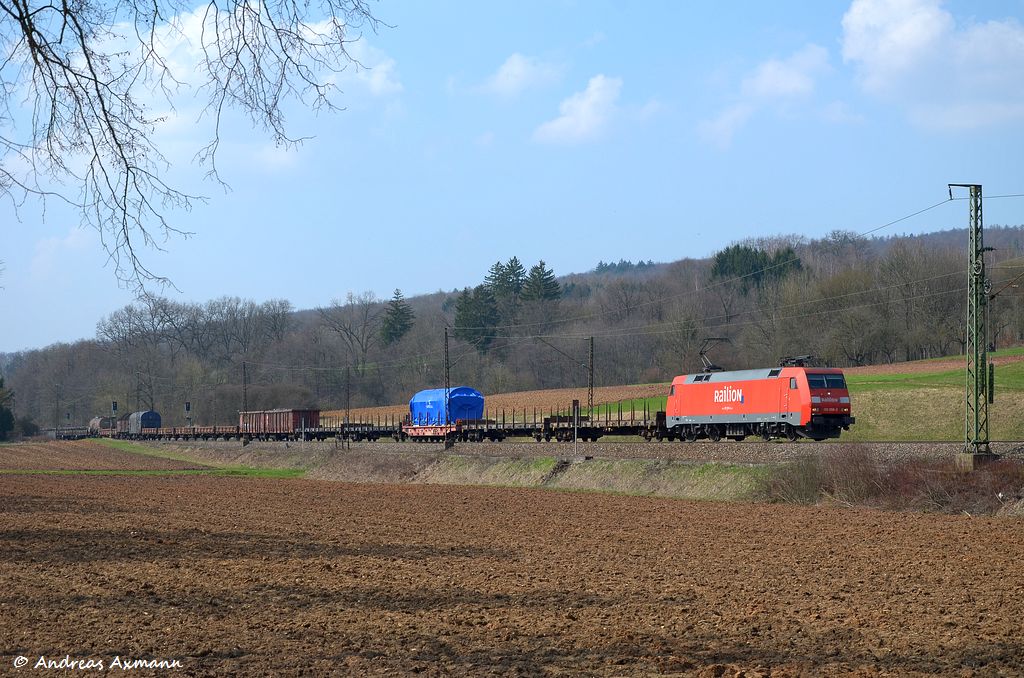 152 059 mit Gemischten Gterzug durch Ebersbach/Fils in Richtung Mnchen. (24,03,2012)