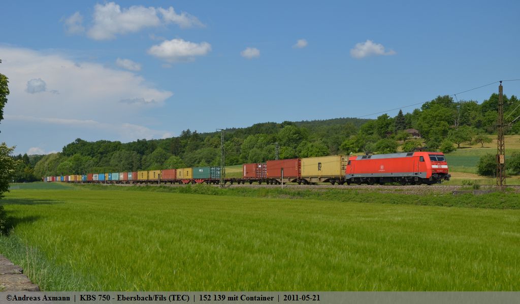152 139 mit Container auf dem Weg in Richtung Mnchen bei Ebersbach/Fils. (21,05,2011)