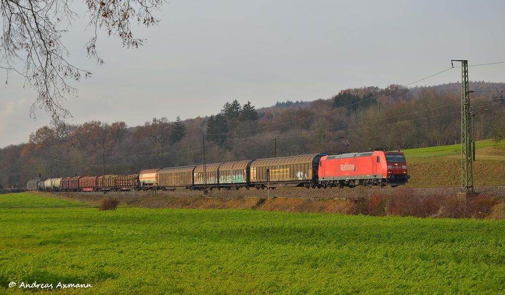 185 172 mit Gemischten Gterzug durch Ebersbach/Fils in Richtung Mnchen. (20,11,2011)