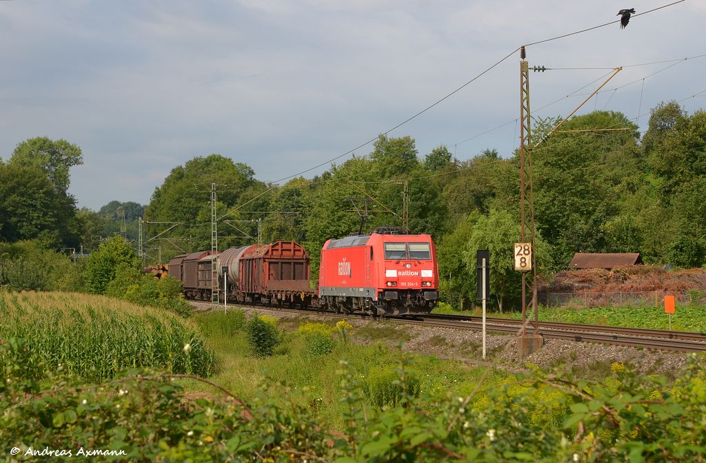 185 204 mit Gterzug durch Reichenbach/Fils in Richtung Mnchen. (03,08,2012)