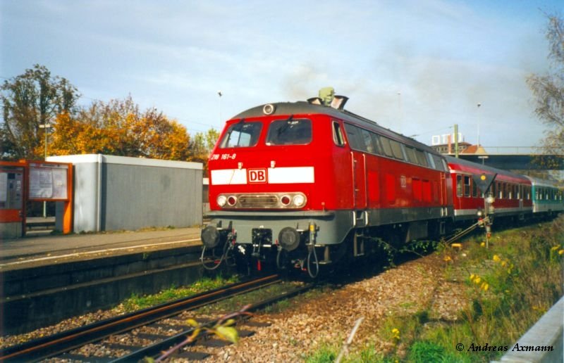 218 161-8 kurz vor der Abfahrt von Wendlingen /N nach Oberlenningen 2004)