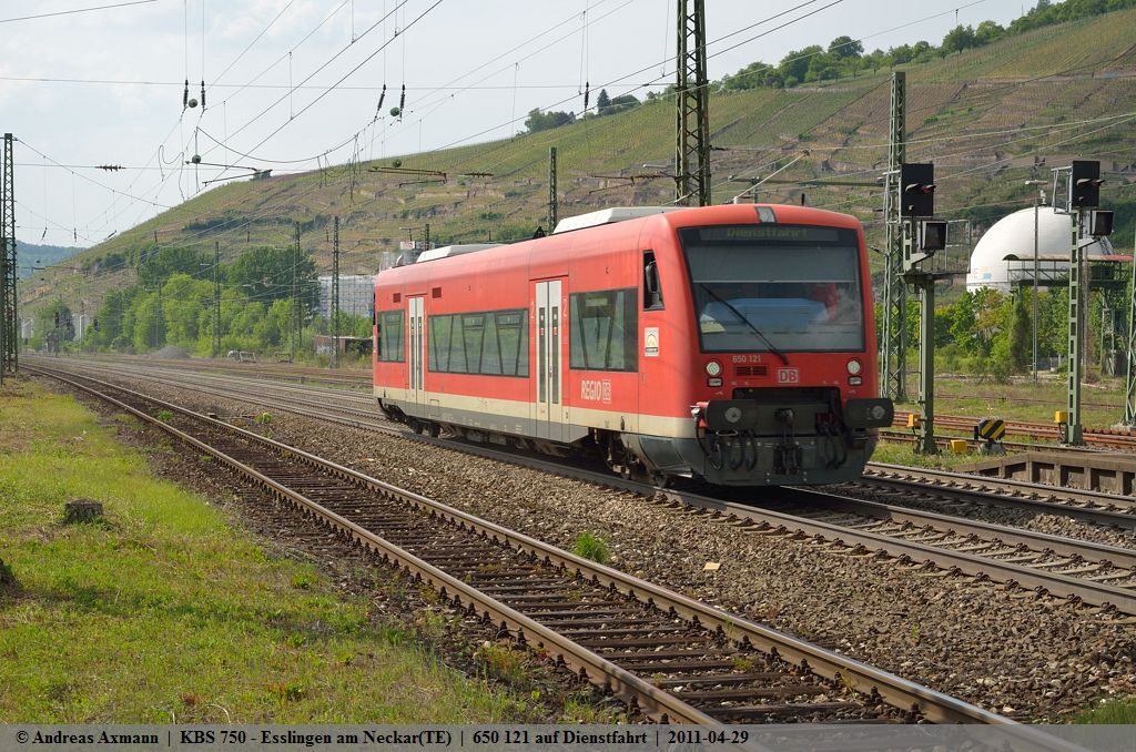 650 121als Dienstfahrt auf dem Weg nach Tbingen durch Esslingen am Neckar. (29,04,2011)