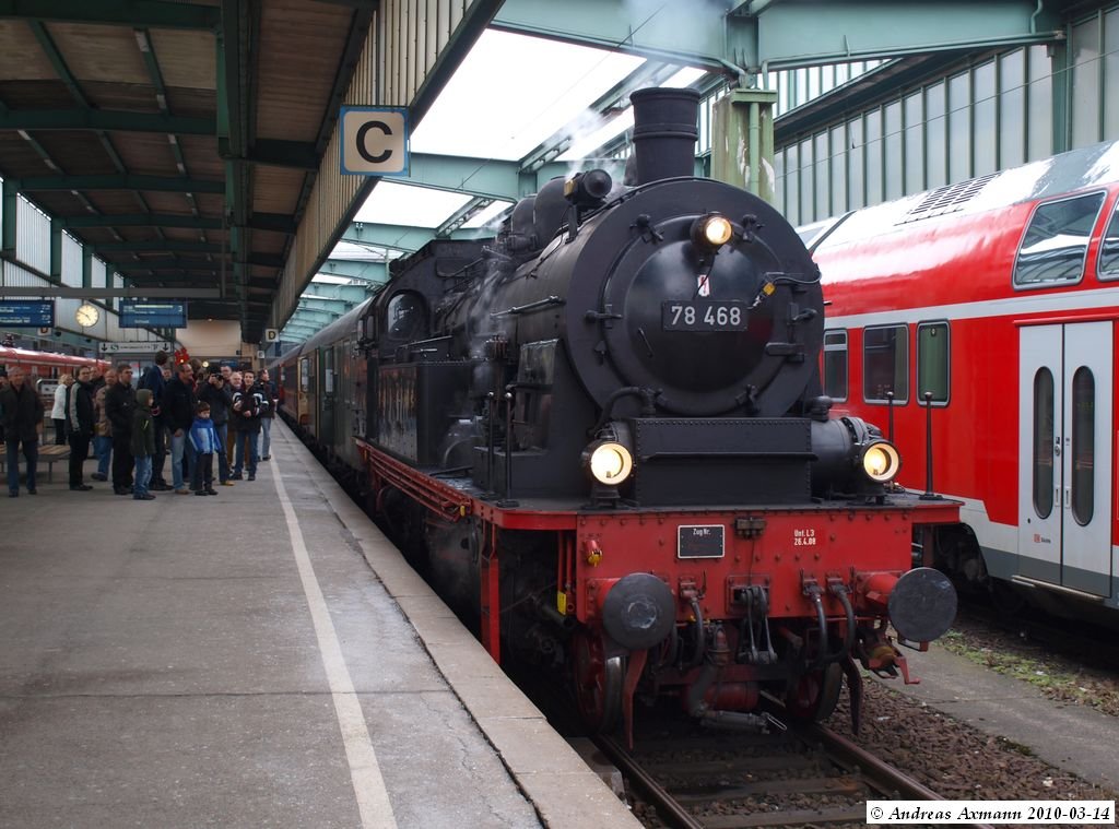 78 468 wurde fr die Rckfahrt nach Freudenstadt [Mit dem Dampfzug auf der Gubahn...] um 17:00 Uhr auf Gleis 3 bereitgestellt. (14,03,2010)