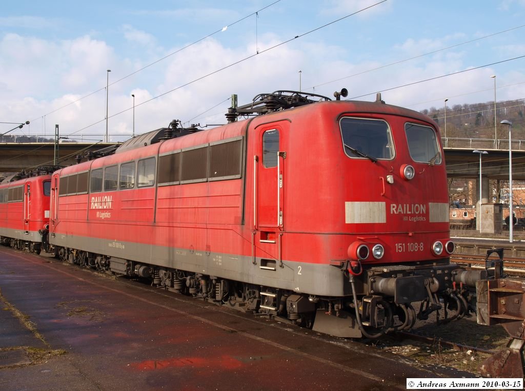 Abgestellte 151 108-8 im Bf. Plochingen. (15,03,2010)