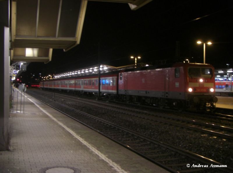 Ankunft von RB19384 im Bahnhof Plochingen mit 143 071-9 (03.12.2008)