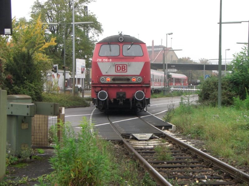 Aus Kirchhein/T kommend in Wendlingen/N einfahrend 218 156-5. (09.10.2008)