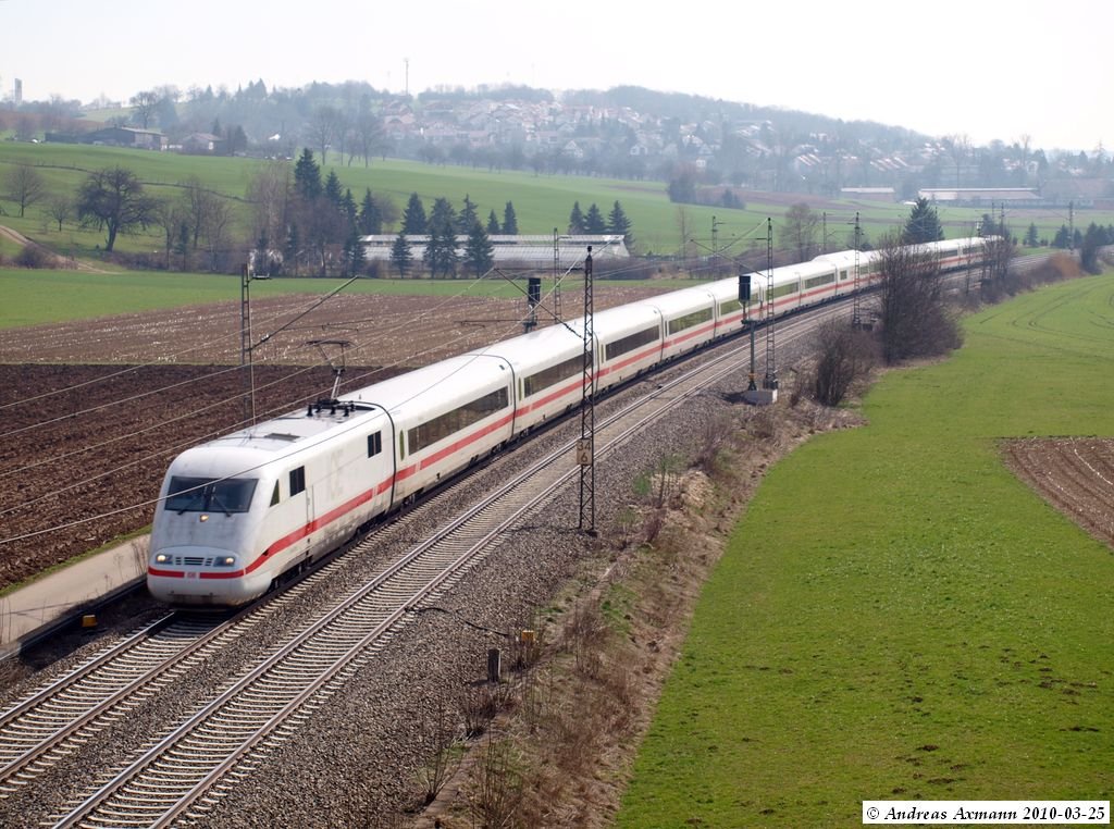 Ein 401 fhrt als ICE 690 von  Mnchen Hbf nach Stuttgart Hbf. (25,03,2010)