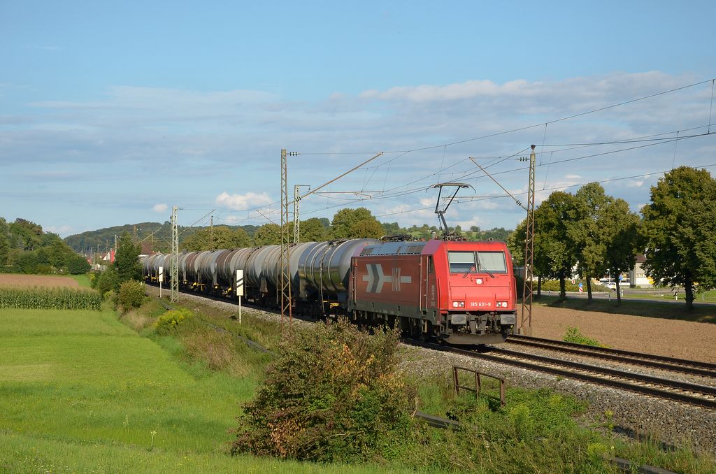 Ein Abendlicher Kesselwagenzug mit 185 631 bei Ebersbach/Fils in Richtung Stuttgart/Kornwestheim. (13,08,2011)