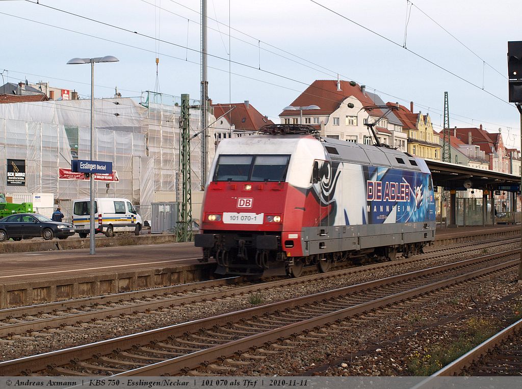 Ein einsamer Adler (Mannheim) kommt als Tfzf aus Ulm durch Esslingen am Neckar in Richtung Stuttgart gefahren. (11,11,2010)