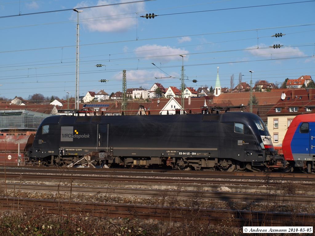 ES 64 U2-004 [LZB: 182 504-1] abgestellt am Untertrkheimer Gterbahnhof. (05,03,2010)