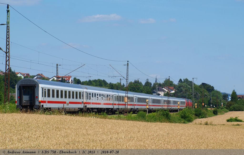 Gerade ist IC 2013 mit seinen zwei 218 durch Reichenbach/Fils gefahren und nhert sich jetzt Ebersbach auf seiner Fahrt nach Obersdorf. (20,07,2010)