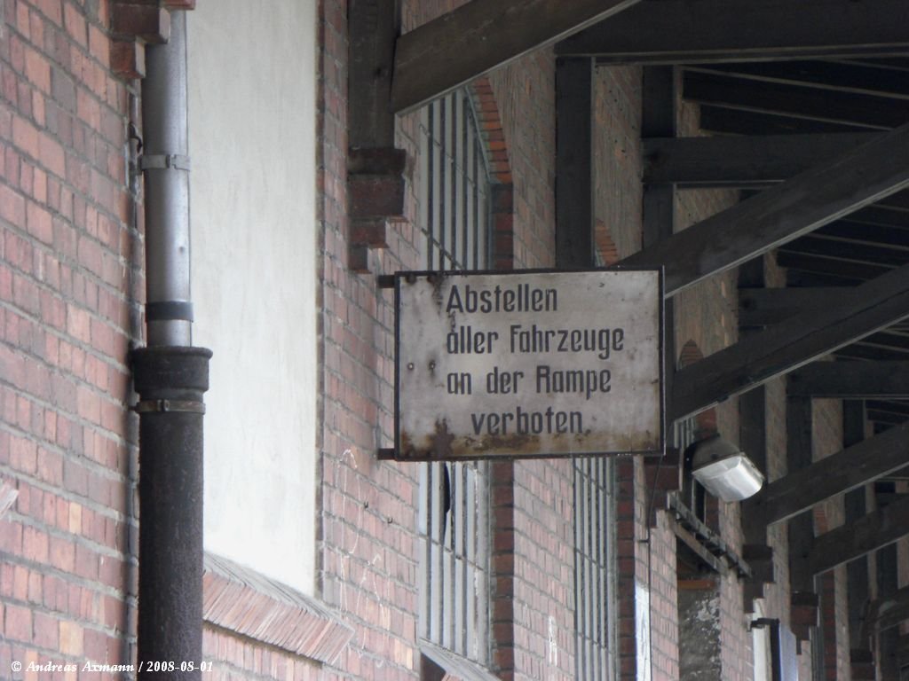 Hinweisschild am Gtergebude in Grlitz.  (02.08.2008)