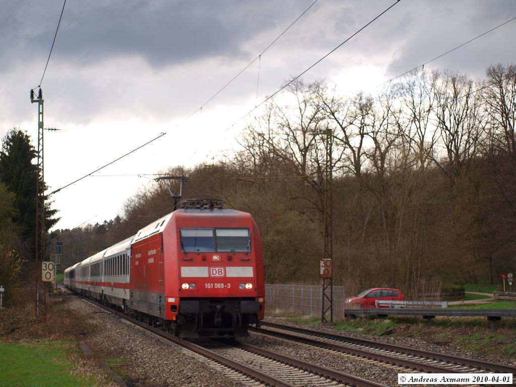 IC 2265 von Stuttgart nach Salzburg Hbf mit 101 069-3 bei Reichenbach(Fils). (01,04,2010)