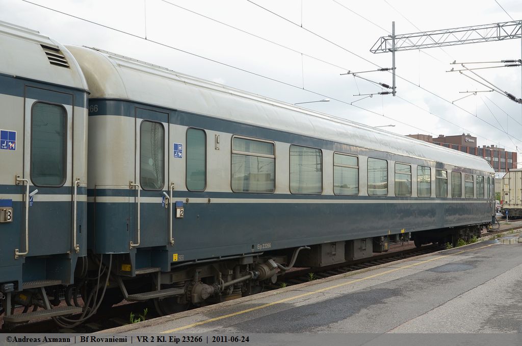 In Rovaniemi abgestellt Express-Zug-Wagen 2.Kl. Eip 23266. (24,06,2011)