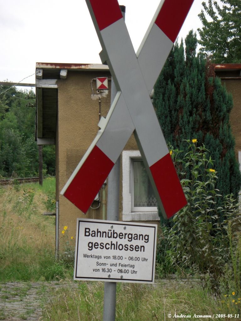 Interessante ffnungszeiten des Bahnberganges in Kamenz Bahnbergang Stiftstrae. (12.08.2008)