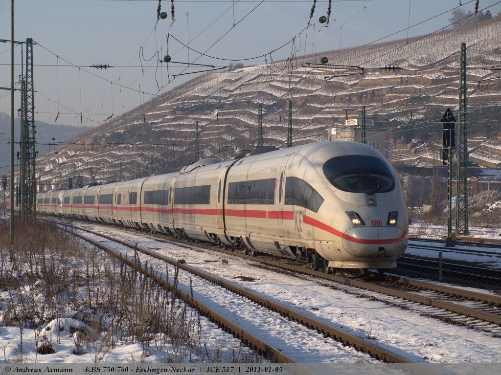 Mit +25 min fhrt ICE 517 durch Esslingen am Neckar, Mnchen entgegen. (05,01,2011)