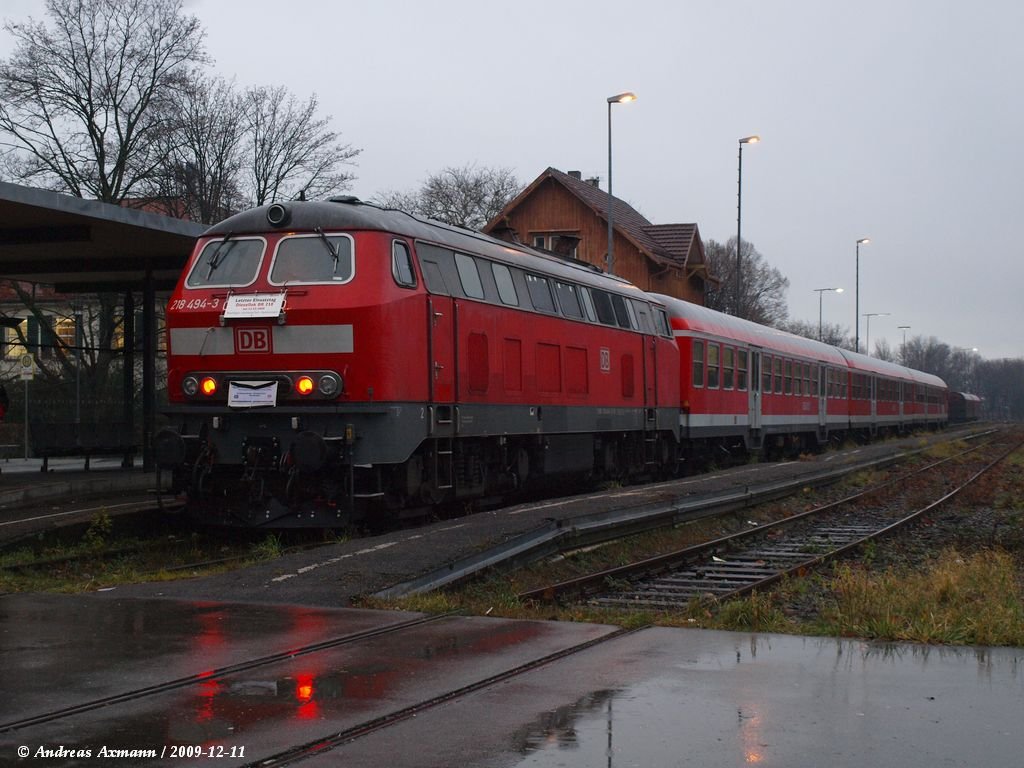 Sag zum Abschied leise  Servus  mit Lok-bespannten Zgen auf der Teckbahn. In den Bf. Oberlenningen eingefahrene RB13963/RB13966 von Wendlingen/N nach Oberlenningen und zurck nach Wendlingen/N. (11.12.2009)