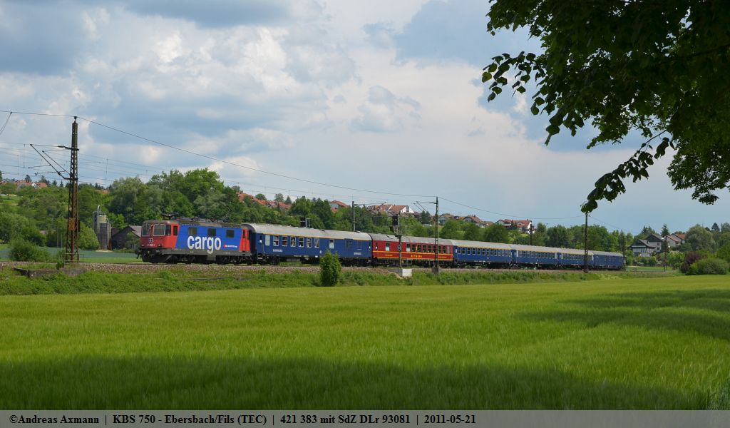 SBB Cargo 421 383 mit Sonderzug DLr 93081 auf dem Weg in Richtung Stuttgart nach der Duchfahrt von Ebersbach/Fils. (21,05,2011)
