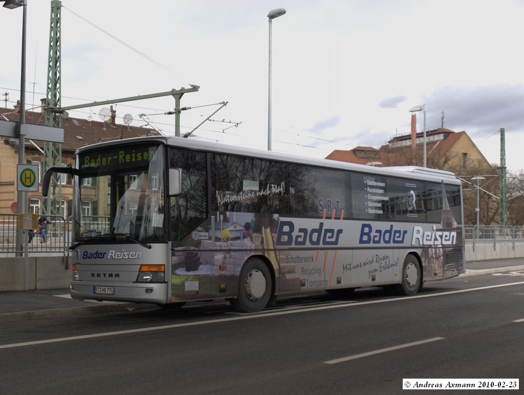 Setra S 315 UL berlandbus der Fa. Bader Reisen im Busbahnhof Wendlingen am Neckar mit Werbung fr SRT-Bader Natursteine nach Ma. (23;02;2010)