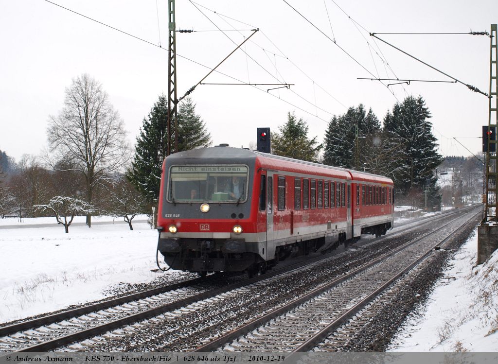 Signal geht auf Grn, schauen wir mal was kommt. Ein wenig berraschend kommt 628 646 als RbZ aus Richtung Stuttgart auf seiner fahrt nach Mhldorf bei Ebersbach/Fils. (19,12,2010)