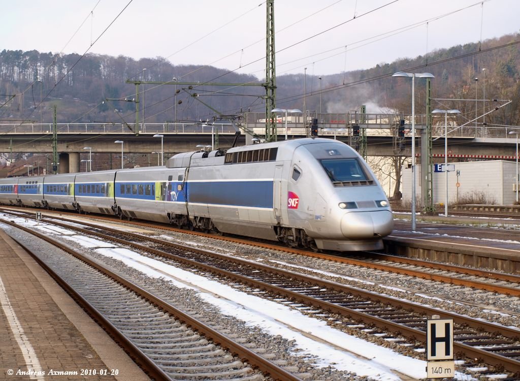 TGV Weltrekordzug 4401 durch-fhrt als Messzug den Bf. Plochingen in Richtung Mnchen um 14:41 Uhr. (20,01,2010)