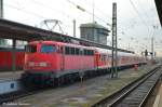 br-110-bugelfalte 110 432 mit n-Wagen auf ihrer fahrt zum Abstellen im Frankfurter Hbf. (19,12,2011)
