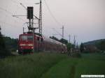 BR 111 mit Zugen Ungeschickt erwischt weil zu sp�t gesehen, aber 111 019-6 schiebt seinen RE nach Ulm bei Reichenbach/Fils. (24,05,2010)