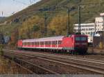BR 143 mit Zugen Als Doppeltraktion von Geislingen/Steige mit +30min Versp�tung verlassen 143 922 und 143 882 Esslingen nach Stuttgart. (29,10,2010)