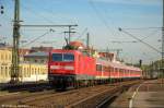 BR 143 mit Zugen Statt einer 110 wird f�hrt heute der Verst�rkungszug auf der KBS 760 Stuttgart - T�bingen mit der 143 201 und n-Wagen als IRE 3275 durch Esslingen am Neckar in Richtung T�bingen. (28,10,2011)