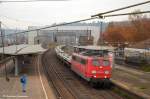 BR 151 151 070 mit Schwellenwagen durch Hs Altbach in Richtung M�nchen. (18,11,2011)