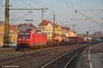 185 016 mit gemischten G�terzg in Richtung Stuttgart/Kornwestheim durch Esslingen ...