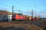 BR 185 185 204 mit Gz durch Obert�rkheim in Richtung Stuttgart/Kornwestheim. (25,02,2012) 