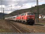 BR 218 mit Zugen 218 491 und eine Schwesterlok ziehen den IC 2013 von (Magdeburg) Stuttgart nach Oberstdorf durch Esslingen am Neckar. (01,04,2011)