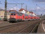 BR 218 mit Zugen Als Sandwich bringen 218 410 und 218 ? ihren IRE 4244 von Ulm nach Stuttgart beider durchfahrt Esslingen/Neckar. (01,04,2011)