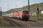 BR 218 mit Zugen 218 499 und 218 ?? mit IC 2013 und +10 min durch Esslingen am Neckar nach Ulm/Oberstdorf. (11,04,2011)