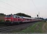 BR 218 mit Zugen �berf�hrung von 218494 + Stw-Bn-Abn-Bduu + Stw-Bn-Abn-Bduu + 218 432 als Lr70626 nach T�bingen zum 'Neckarerlebnistag' (Mobil ohne Auto) bei Ebersbach/Fils um 19:18 Uhr. (18,09,2010)