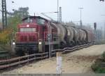 BR 294 294 680-4 und schiebende 218 194-9 bringen ihre Fuhre auf der KBS 761 Richtung Kirchheim/Teck (Fa. Scheufelen - Oberlenningen) an der Baustelle f�r die neue S1 nach Kirchheim/Teck vorbei (09,10,2008)