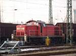 Kurze Pause bei ihrer Rangierarbeit bekommt 294 728-1 in Plochingen. ...