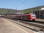 Einfahrt um 11:35 Uhr von 425 304-3 mit Schwestertriebwagen als ...