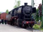 BR 50 Die Einheitsg�terzuglok 50 2740 der Ulmer Eisenbahnfreunde e. V. steht im ehemaligen G�terbereich unter einem Bockkran zum Aus-schnaufen. (16,05,2010)