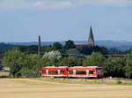 Zwei Triebwagen der BR 650 fahren als RB 13941 in ...