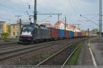 containerzuge ES 64 U2-065 mit einem Containerzug durch f�hrt von M�nchen kommend Esslingen am Neckar in Richtung Stuttgart/Kornwestheim. (29,04,2011)