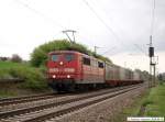 151 061-9 zieht um 18:20 Uhr einen kurzen Containerzug in ...