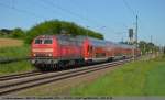 218 436 und 218 427 ziehen ihren IRE 4244 durch Ebersbach/Fils nach Stuttgart. (09,05,2011)