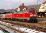 218 431-5 und ? bringt ihren IC 2013 nach einem kurzen Halt in Plochingen weiter nach Oberstdorf. (20,01,2010)