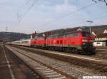 218 487-7 und 218 488-5 ziehen ihren IC 2013 mit einem kurzen Halt in Plochingen nach Oberstdorf. (17,03,2010)
